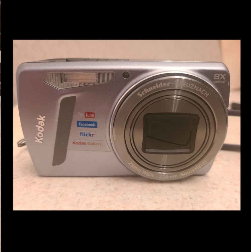 Kodak Easyshare M580 14MP Digital Camera